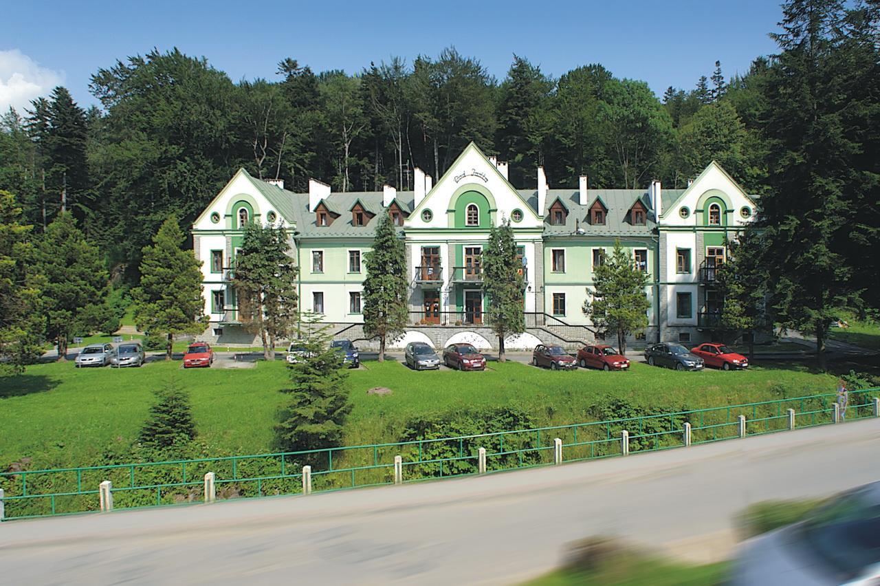Hôtel Pod Jodla à Iwonicz-Zdrój Extérieur photo
